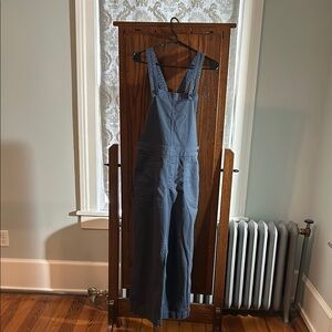 Patagonia stand up overalls, size 6